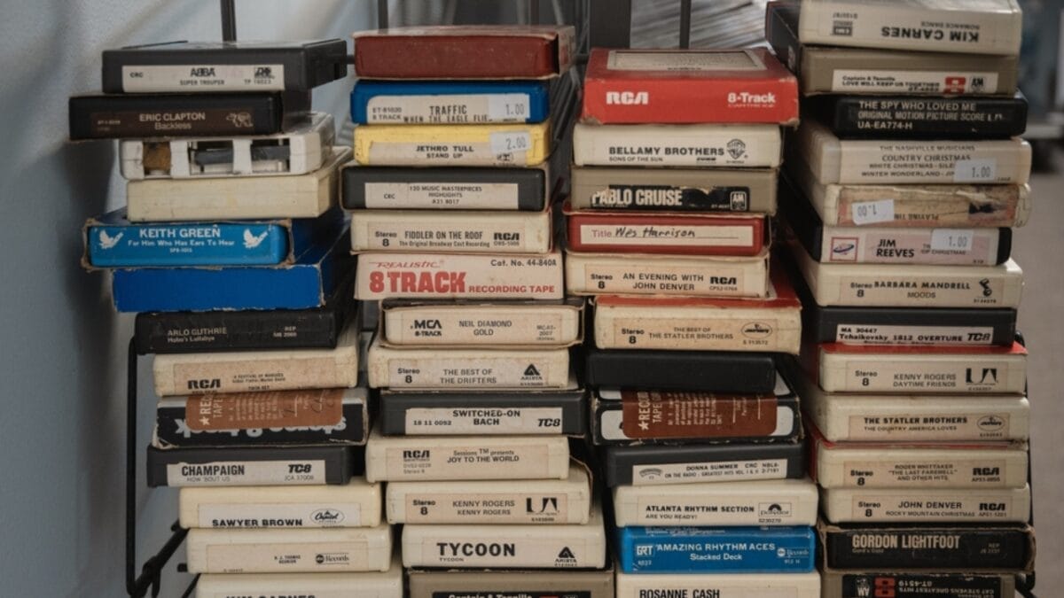 19 Things Every Household in the 70s Had That No One Has Today 16 19 Things Every Household in the 70s Had That No One Has Today - 8 track tapes ss2407017201