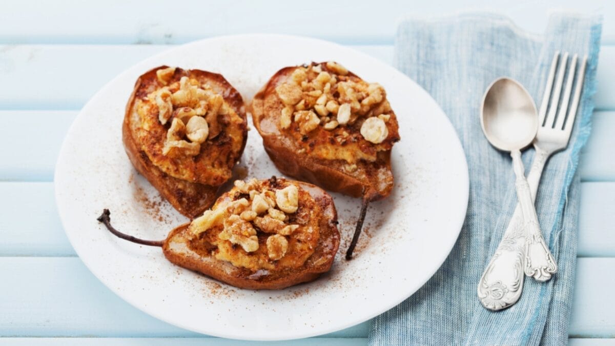 Satisfy Your Sweet Tooth With These 10 Diabetic-Friendly Desserts 9 Satisfy Your Sweet Tooth With These 10 Diabetic-Friendly Desserts - Baked Pears with Cinnamon ss476360890