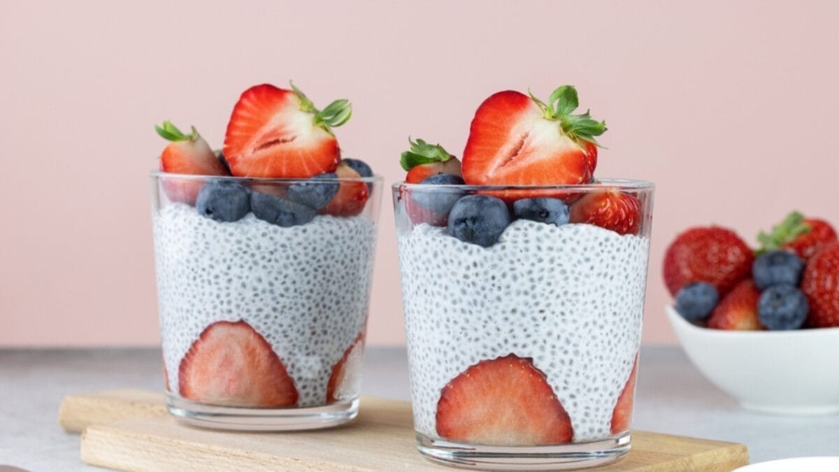 Satisfy Your Sweet Tooth With These 10 Diabetic-Friendly Desserts 3 Satisfy Your Sweet Tooth With These 10 Diabetic-Friendly Desserts - Chia Seed Pudding ss2292406941