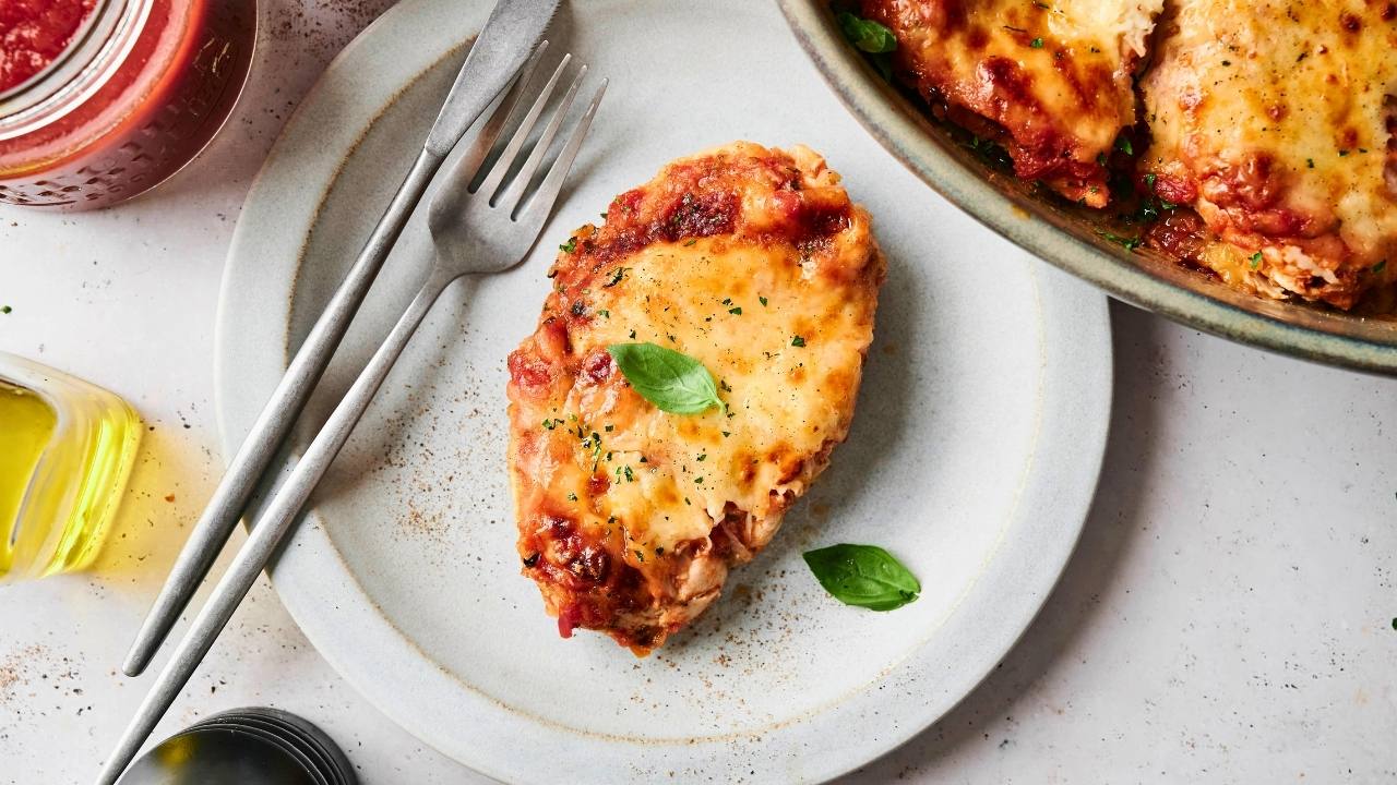 Chicken & Mozzarella Bake Like You've Never Seen (or Tasted) Before 5 Chicken & Mozzarella Bake Like You've Never Seen (or Tasted) Before - Chicken and Mozzarella Bake recipe 12