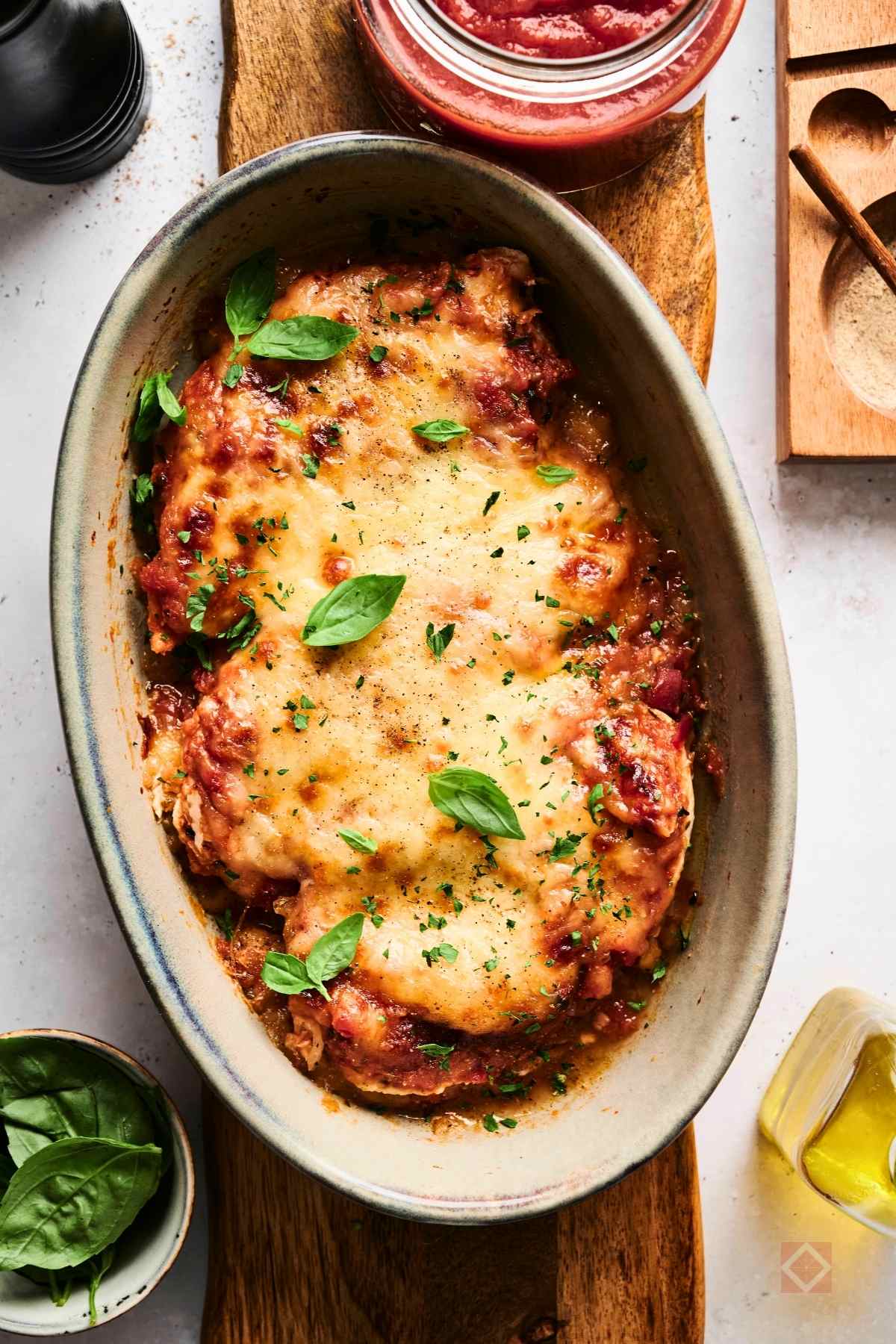 Chicken & Mozzarella Bake Like You've Never Seen (or Tasted) Before 2 Chicken & Mozzarella Bake Like You've Never Seen (or Tasted) Before - Chicken and Mozzarella Bake recipe 6