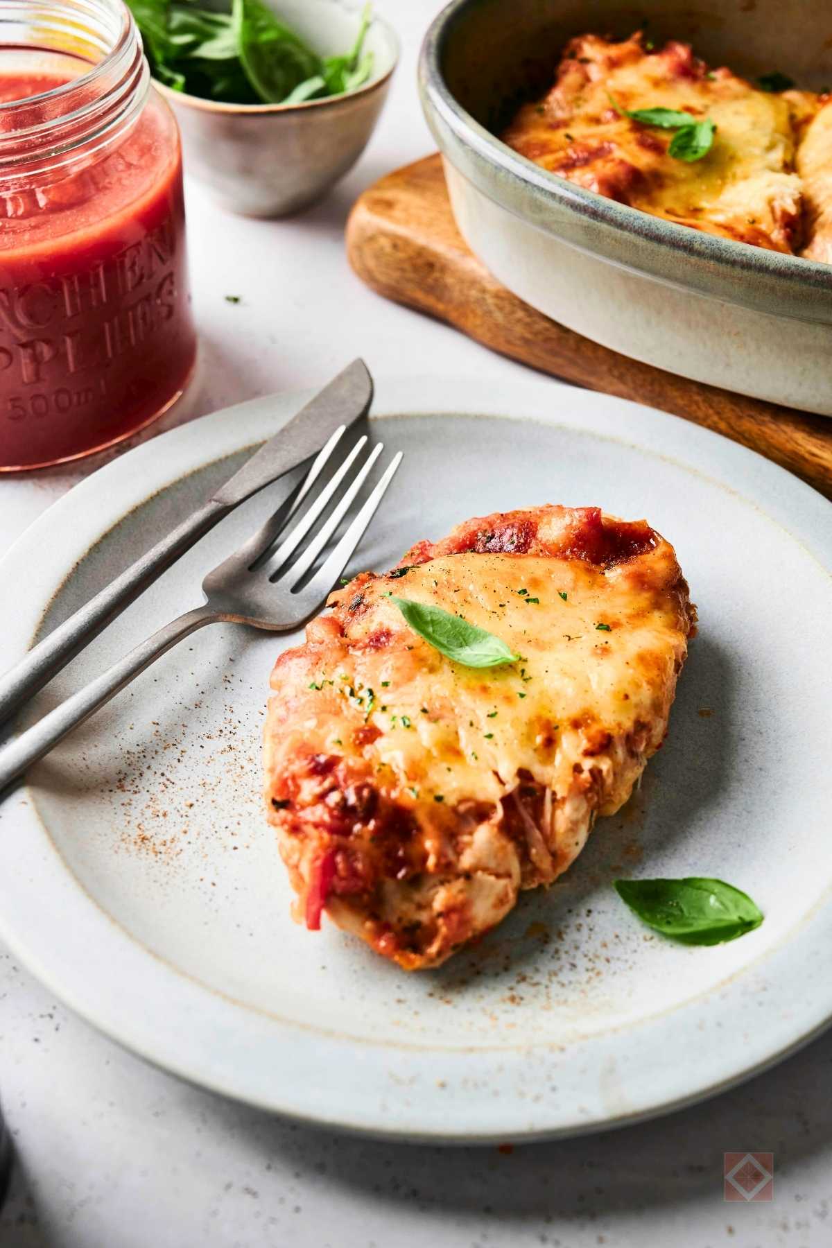 Chicken & Mozzarella Bake Like You've Never Seen (or Tasted) Before 4 Chicken & Mozzarella Bake Like You've Never Seen (or Tasted) Before - Chicken and Mozzarella Bake recipe 7