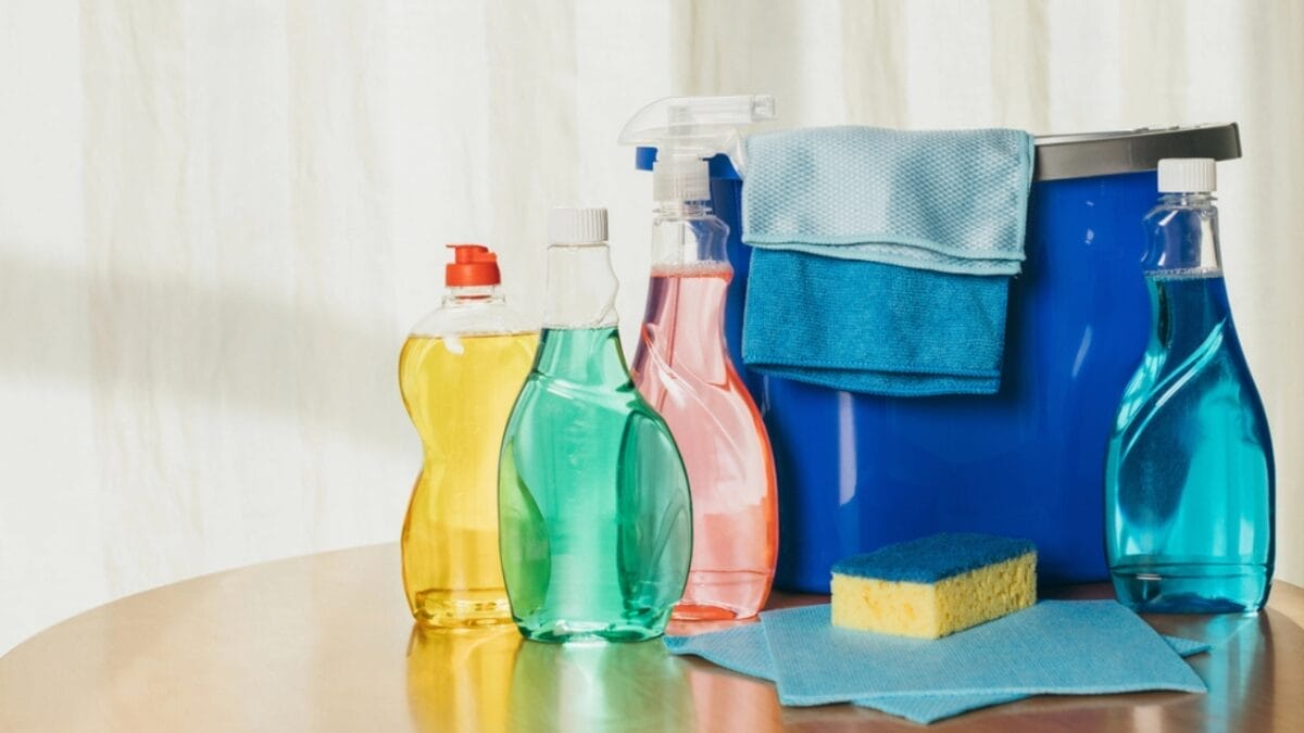 Selling These 12 Items in Your Garage Sale? Think Again - Cleaning Products dp167022878