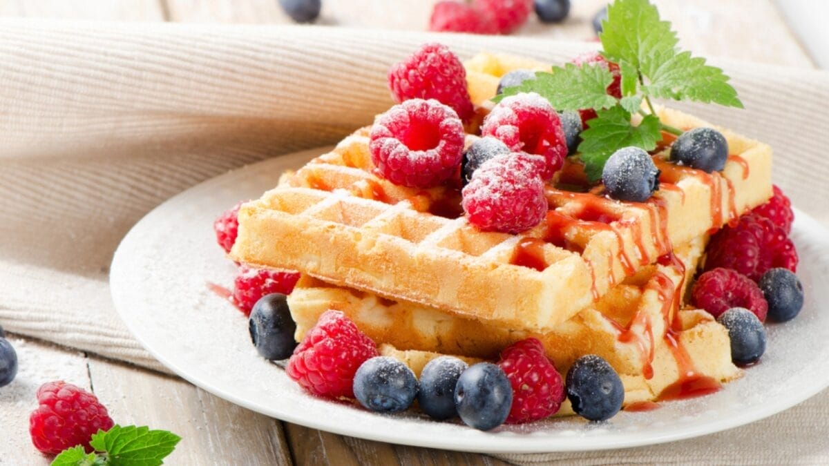 Where to Find the Best Cheap Breakfast in Every State 11 Where to Find the Best Cheap Breakfast in Every State - Florida waffles dp9782821