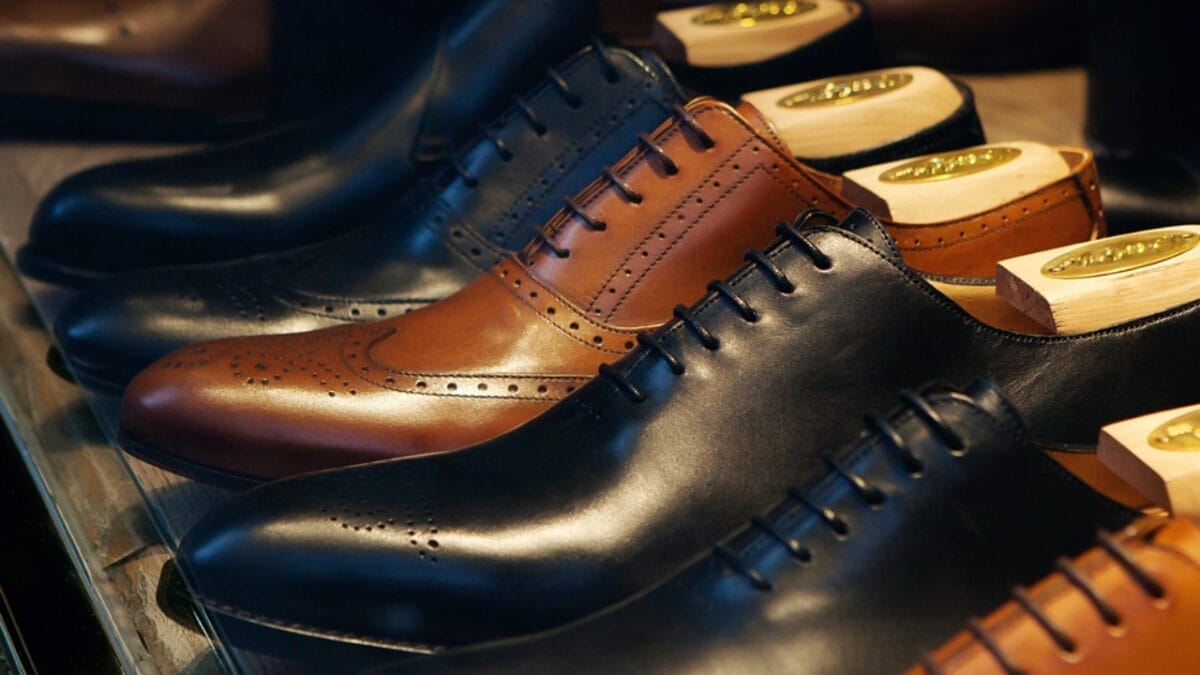 15 Household Items You Can Polish Up Using Toothpaste 12 15 Household Items You Can Polish Up Using Toothpaste - Leather Goods ss1683801652