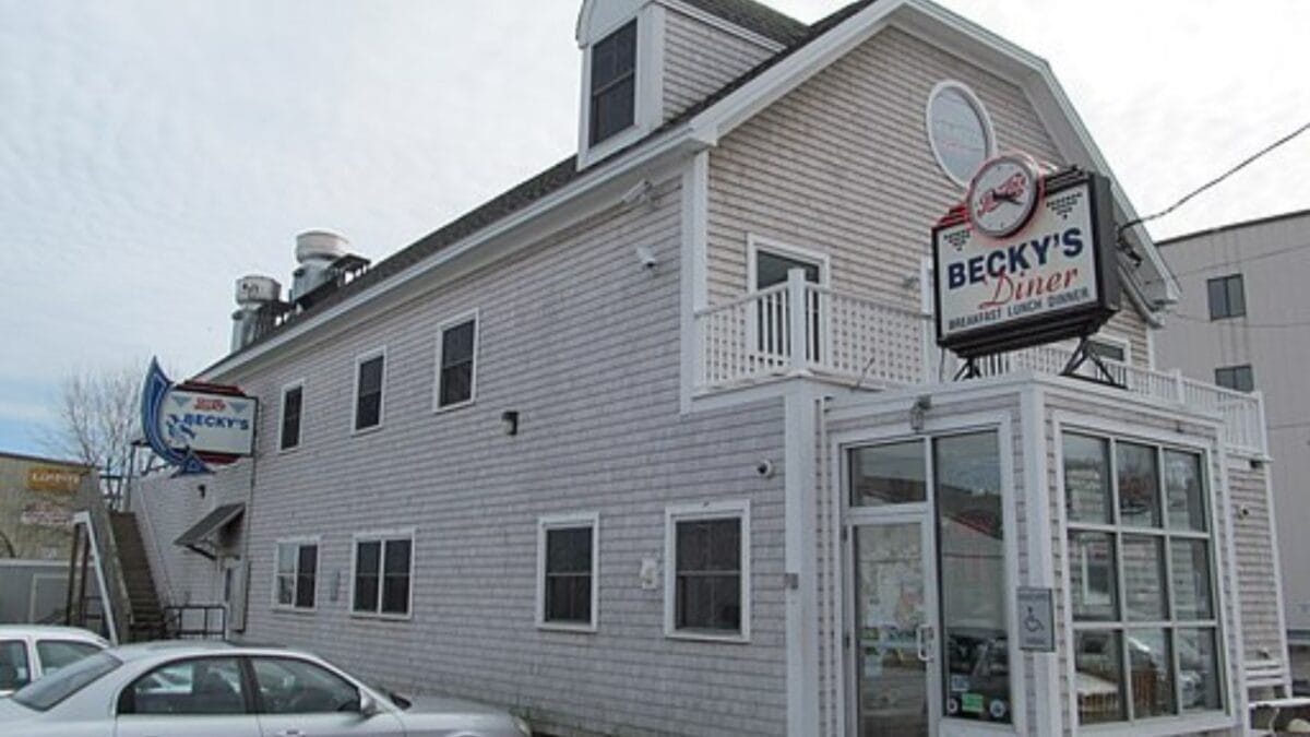 Where to Find the Best Cheap Breakfast in Every State 21 Where to Find the Best Cheap Breakfast in Every State - Maine wc