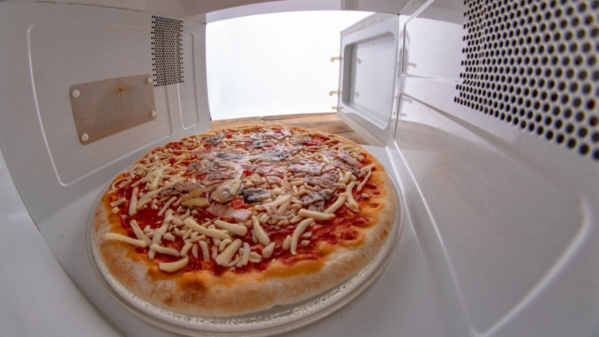 The Microwave Cleaning Hack That's Taking the Internet by Storm 4 The Microwave Cleaning Hack That's Taking the Internet by Storm - Microwave Reheating dp255154216