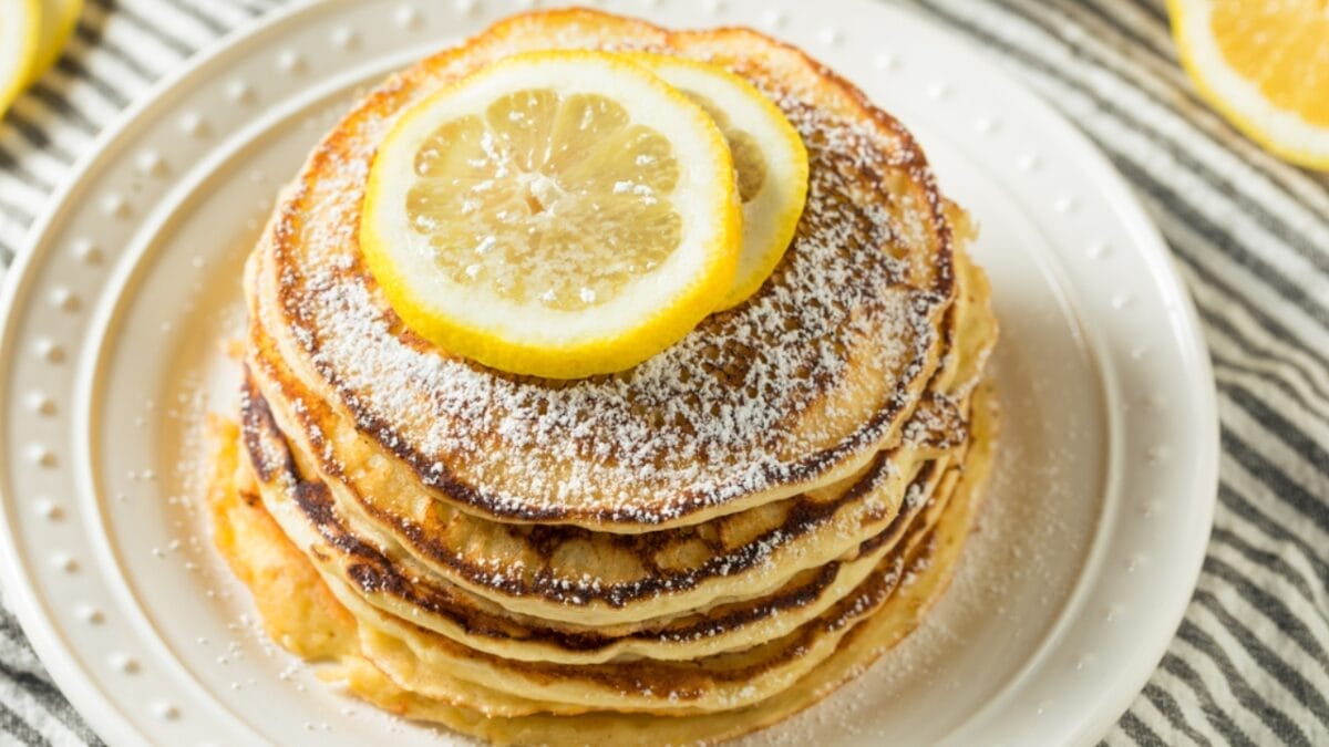 Where to Find the Best Cheap Breakfast in Every State 34 Where to Find the Best Cheap Breakfast in Every State - New York lemon ricotta pancakes dp415288684