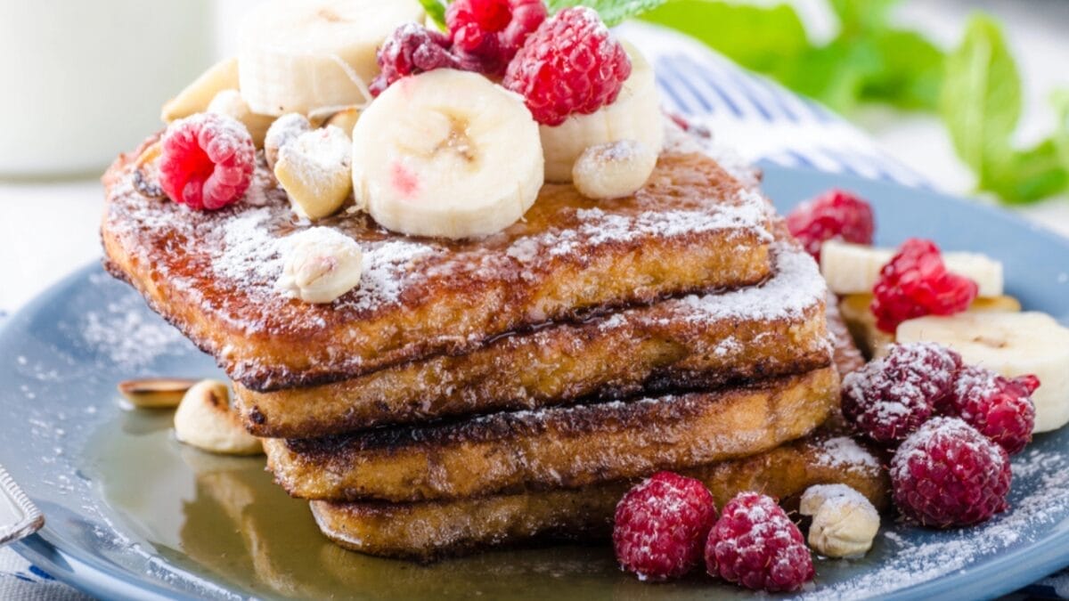 Where to Find the Best Cheap Breakfast in Every State 36 Where to Find the Best Cheap Breakfast in Every State - North Dakota French toast dp118829124