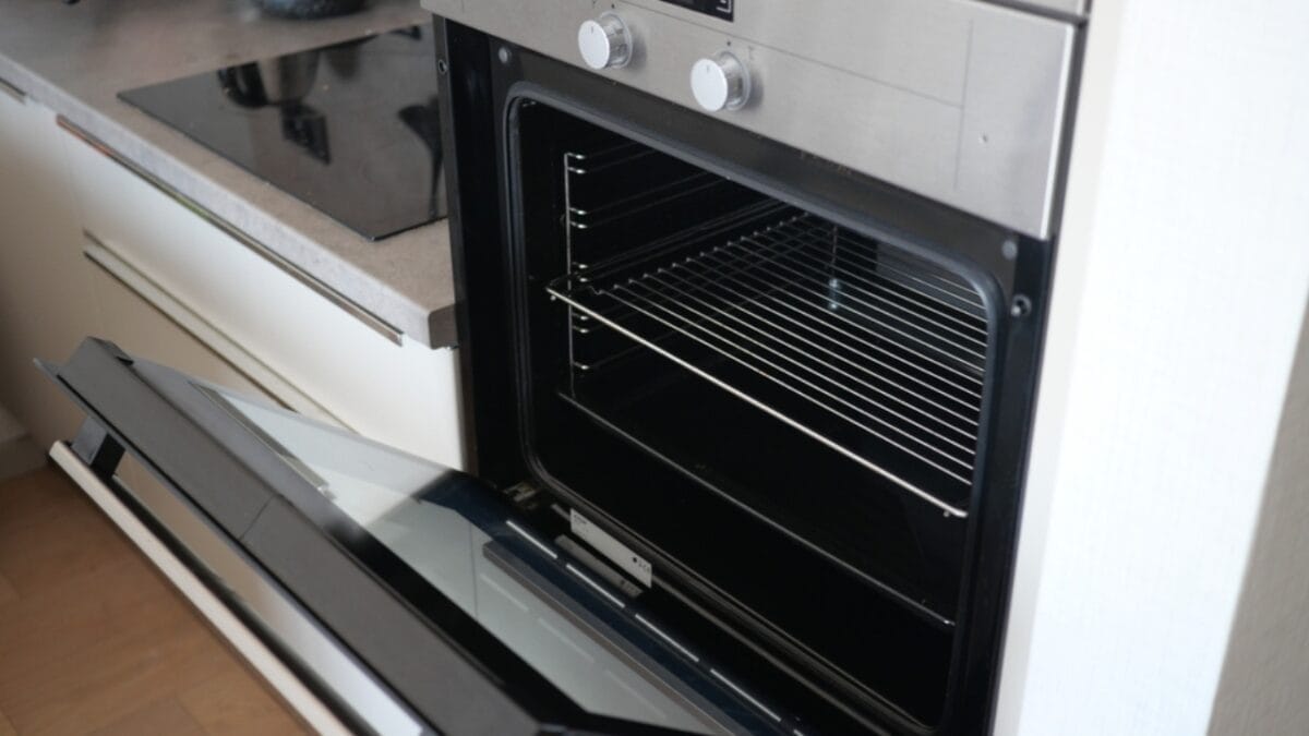 15 Household Items You Can Polish Up Using Toothpaste 17 15 Household Items You Can Polish Up Using Toothpaste - Oven Racks ss2286639721