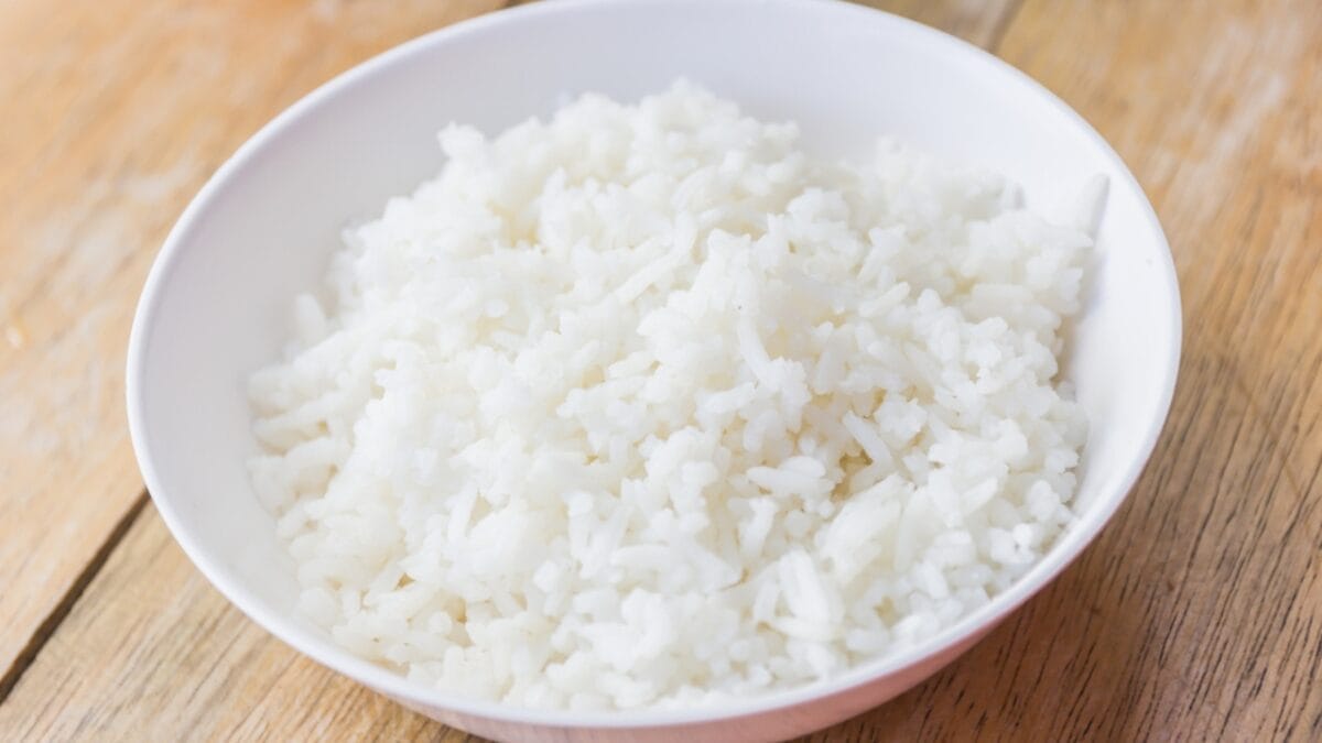 10 Common Kitchen Scraps You Can Safely Feed to Wild Birds - Plain Cooked Rice dp90259570