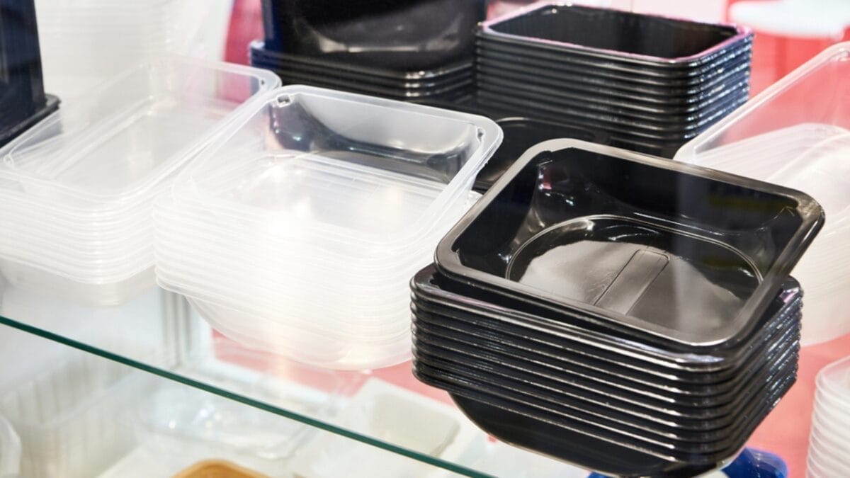 10 Kitchen Items You Need to Get Rid of Immediately - Plastic Container dp679194702