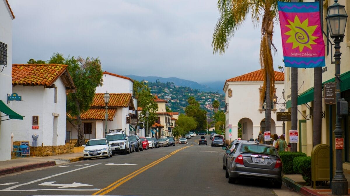 20 U.S. Dog-Friendly Attractions: Pup-Approved Adventures 19 20 U.S. Dog-Friendly Attractions: Pup-Approved Adventures - Santa Barbara CA dp506857482