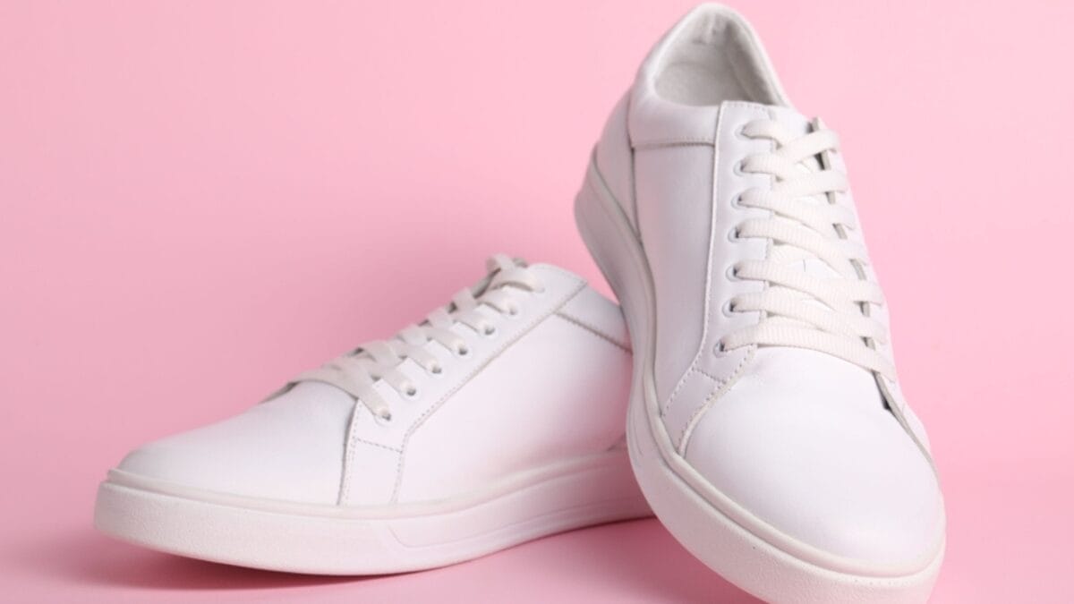 15 Household Items You Can Polish Up Using Toothpaste 5 15 Household Items You Can Polish Up Using Toothpaste - Sneakers ss2427184291