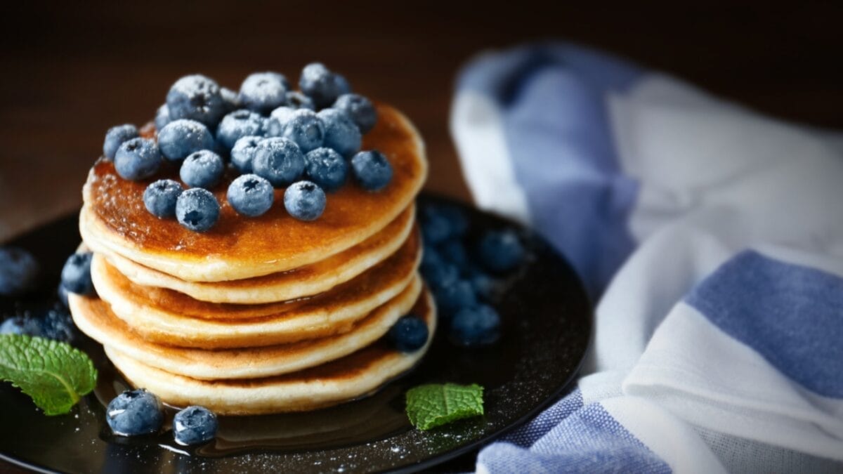 Keep Blueberries Fresh for Weeks with This Easy Wash & Store Hack 5 Keep Blueberries Fresh for Weeks with This Easy Wash & Store Hack - Virginia blueberry pancakes dp123885646