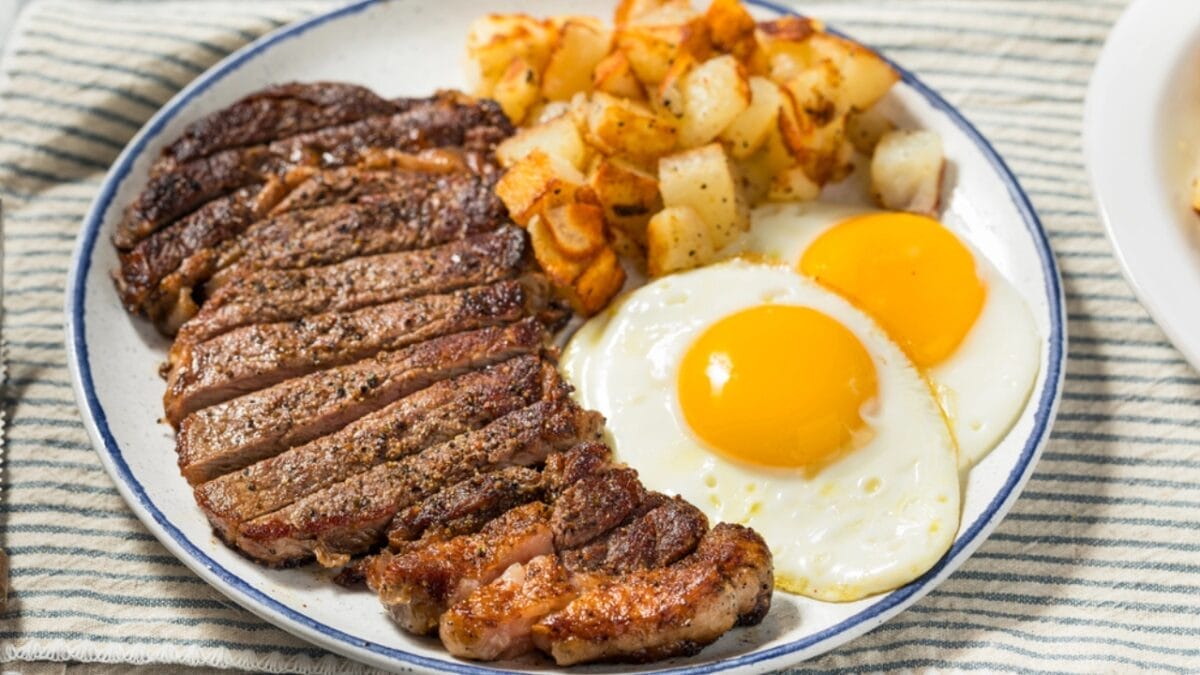 Where to Find the Best Cheap Breakfast in Every State 52 Where to Find the Best Cheap Breakfast in Every State - Wyoming steak and eggs dp725012564