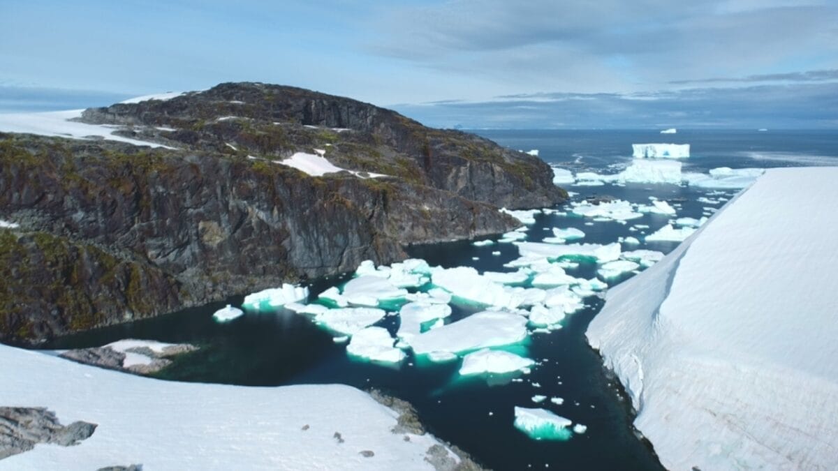 Antarctica Plummets Into Record Lows During Worldwide Heat Surge 5 Antarctica Plummets Into Record Lows During Worldwide Heat Surge - antartica river ss2477185585