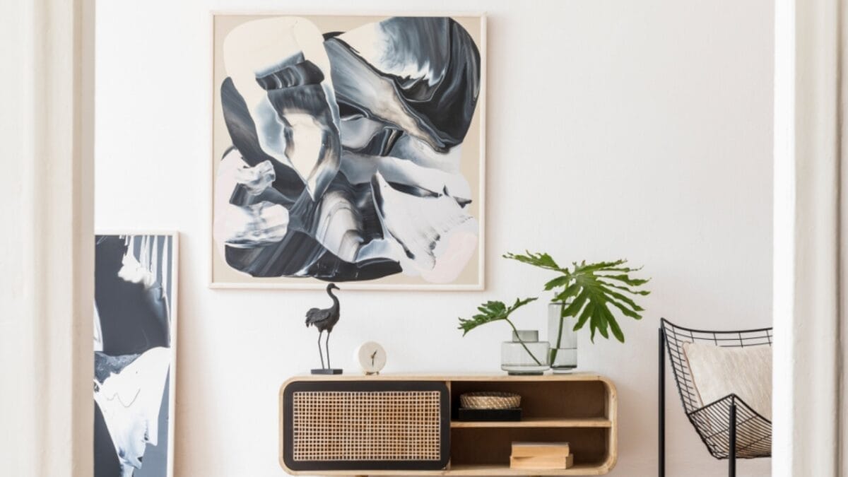 Is Your Home Feeling Cramped? 12 Design Blunders That are to Blame - artwork in home ss1489795739