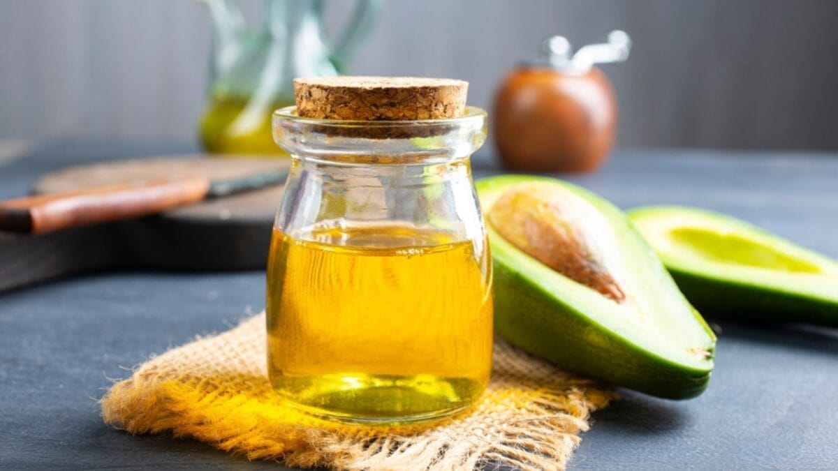 10 Must-Have Oils if You Want Juicy, Flavorful Steaks 3 10 Must-Have Oils if You Want Juicy, Flavorful Steaks - avocado oil ss2067437933