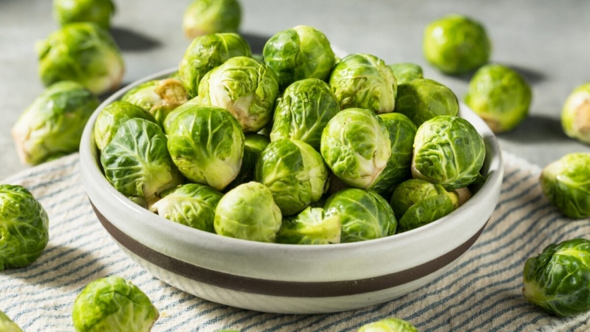 45% of Older Adults Have Age-Related Muscle Loss: 17 High-Protein Plants You Can Grow in Your Garden 5 45% of Older Adults Have Age-Related Muscle Loss: 17 High-Protein Plants You Can Grow in Your Garden - brussels sprouts dp688718318