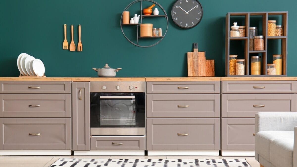 These 10 Kitchen Mistakes Always Devalue a House - cabinet ss2300172463