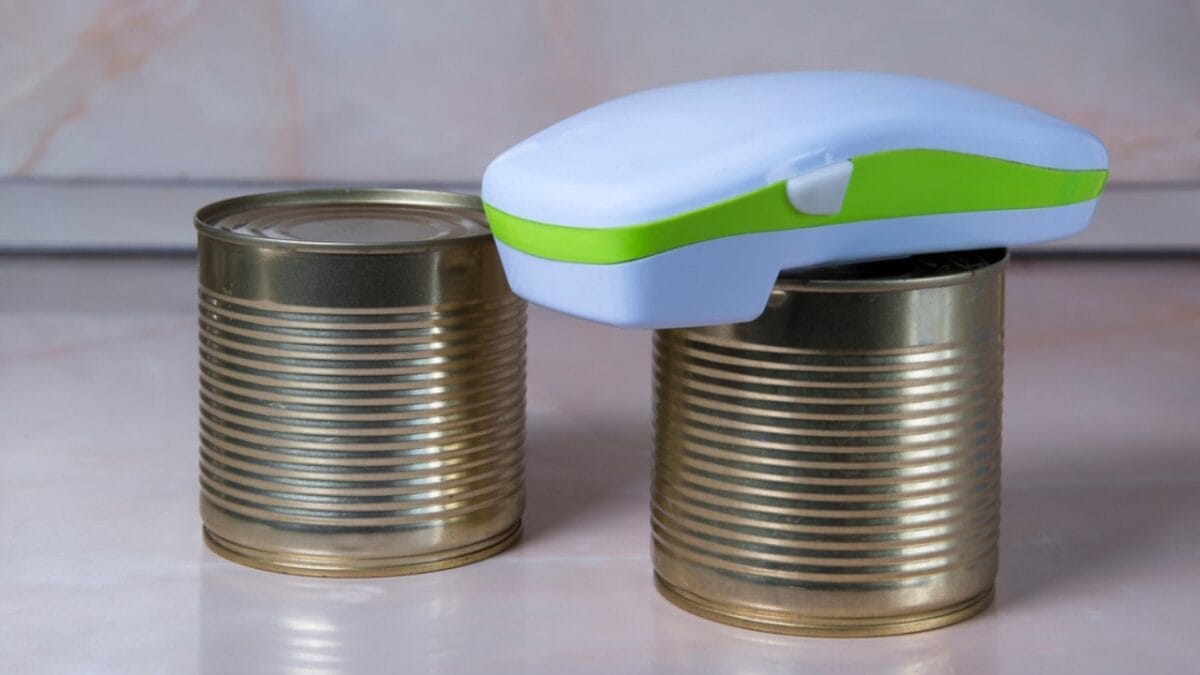 19 Things Every Household in the 70s Had That No One Has Today 17 19 Things Every Household in the 70s Had That No One Has Today - electric can opener ss1932836351