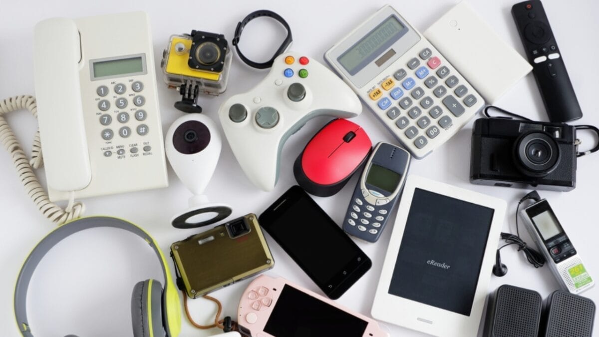 15 Things You Should Never Store in Your Garage 6 15 Things You Should Never Store in Your Garage - electronic device ss1938989794