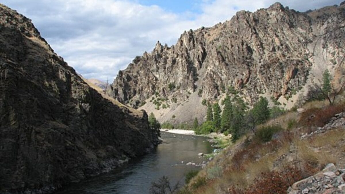 The Most Isolated, Off-the-Grid Spots in Each U.S. State You’ll Want to Visit 13 The Most Isolated, Off-the-Grid Spots in Each U.S. State You’ll Want to Visit - frank church river wc