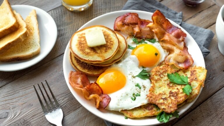 16 Breakfast Foods That May Be Sabotaging Your Health 2 16 Breakfast Foods That May Be Sabotaging Your Health - full american breakfast dp303848820