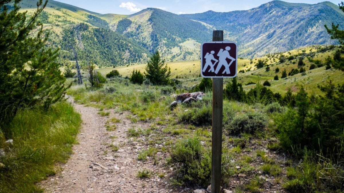 35 Dog Walking Trails That Prove USA Is a Dog's Paradise 28 35 Dog Walking Trails That Prove USA Is a Dog's Paradise - lewis and clark trail ss1730877499