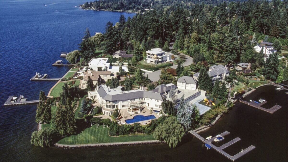 9 ZIP Codes Where Millionaires Live: Inside America's Most Exclusive Neighborhoods 8 9 ZIP Codes Where Millionaires Live: Inside America's Most Exclusive Neighborhoods - medina washington ss742624885