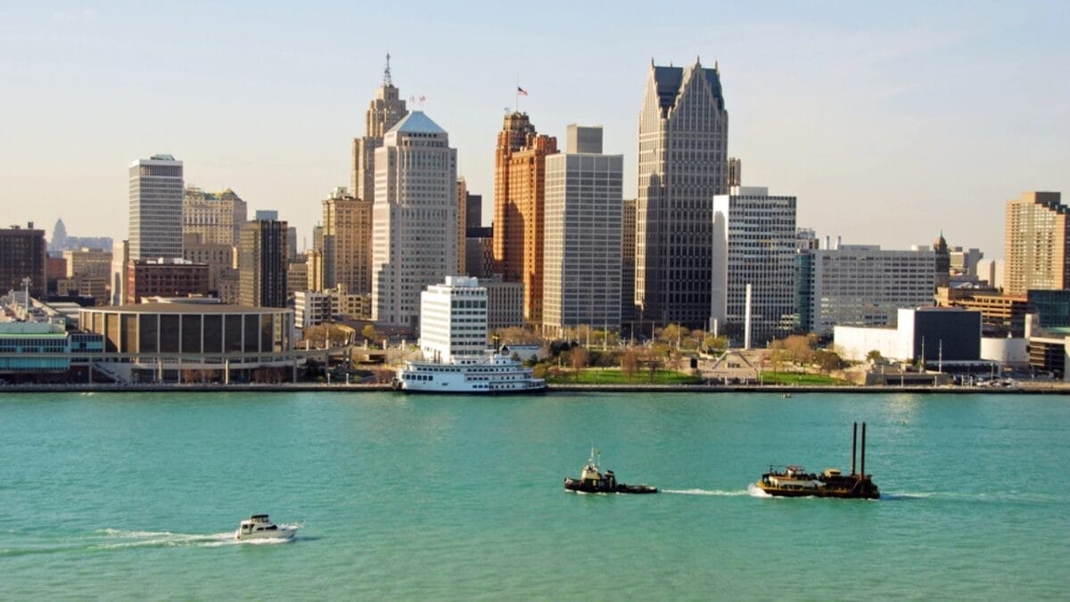 Urgent Call for Deer Hunters in These 5 States 2 Urgent Call for Deer Hunters in These 5 States - michigan city dp11899132