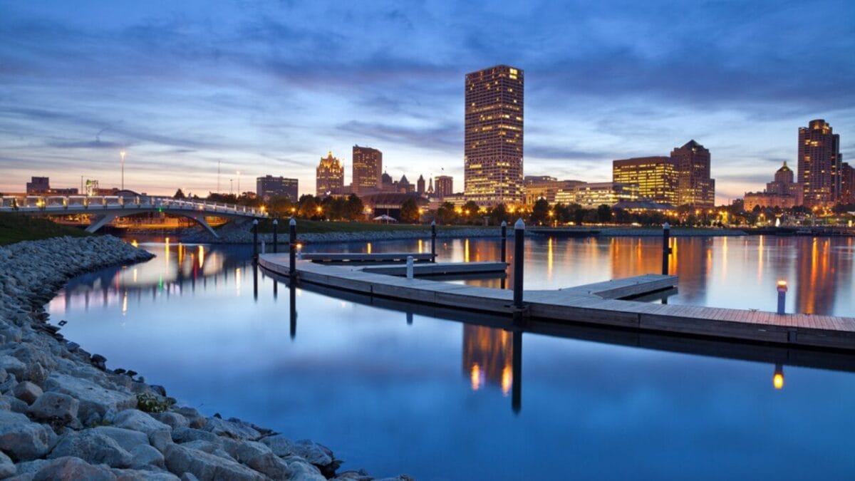 America's Unfriendliest Cities: Where Warm Welcomes Are Rare 50 America's Unfriendliest Cities: Where Warm Welcomes Are Rare - milwaukee Wisconsin dp11676015