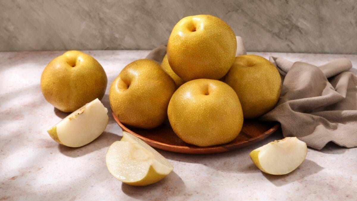 EWG’s 2024 Fruit & Veggie Dirty Dozen (Highest in Pesticides) & Clean 15 Lists - pears ss2227193465