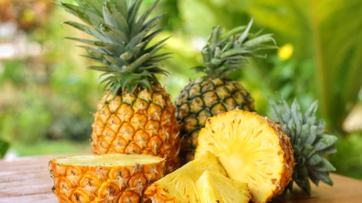 Calm Your Bronchitis Cough with These 12 Simple Home Remedies - pineapple ss1503954347