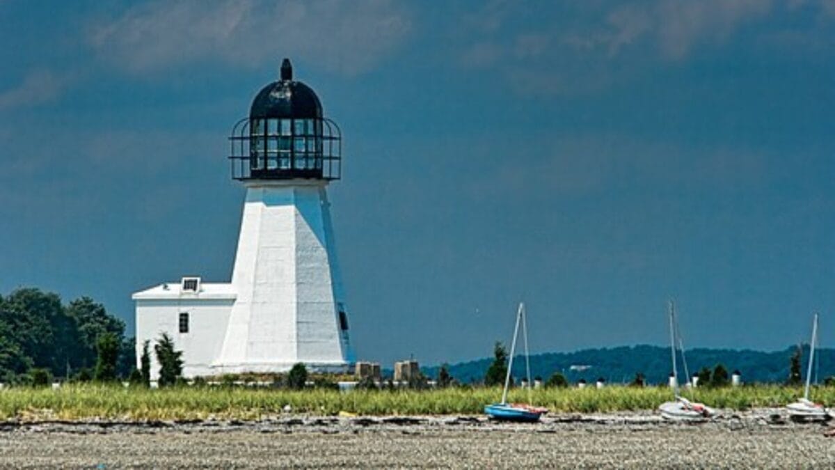 The Most Isolated, Off-the-Grid Spots in Each U.S. State You’ll Want to Visit 40 The Most Isolated, Off-the-Grid Spots in Each U.S. State You’ll Want to Visit - prudence island wc