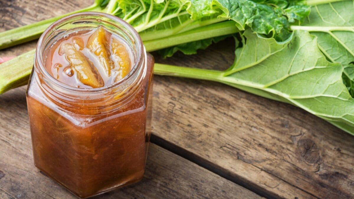 Rhubarb: An Ancient Herb Worth Growing – Here's How to Do It 13 Rhubarb: An Ancient Herb Worth Growing – Here's How to Do It - rhubarb jam dp302292172