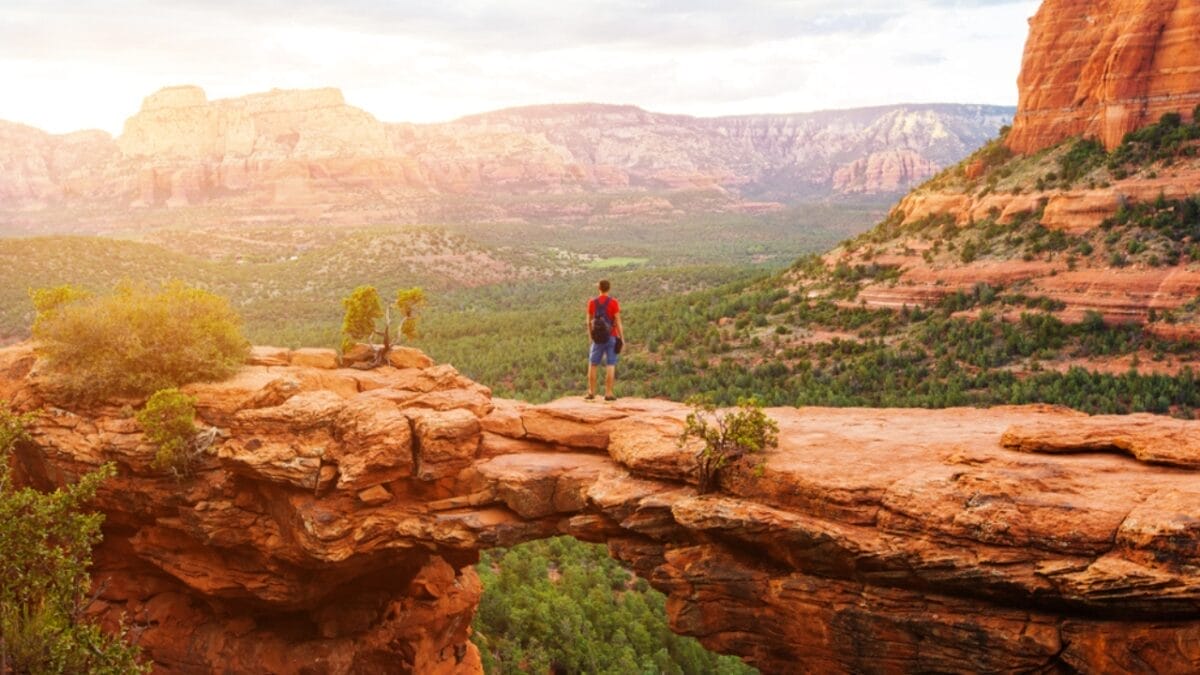 20 U.S. Dog-Friendly Attractions: Pup-Approved Adventures 18 20 U.S. Dog-Friendly Attractions: Pup-Approved Adventures - sedona view trail ss767624740