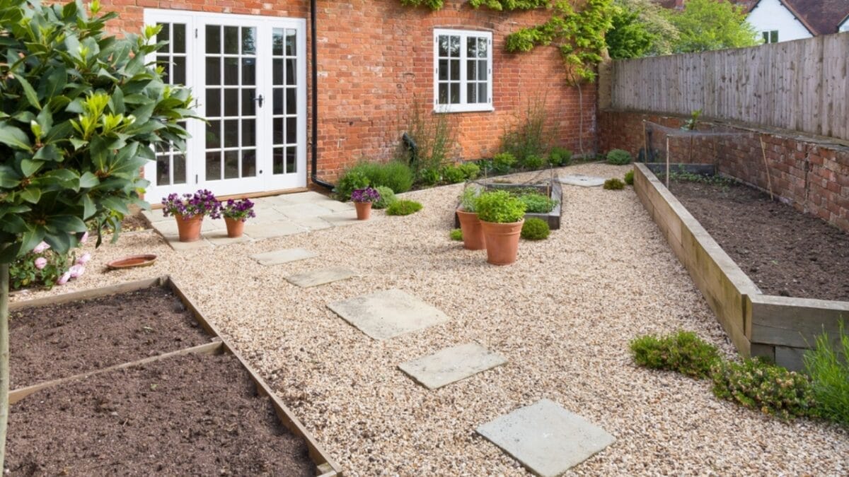 14 Easy & Creative DIY Ideas for a Beautiful Yard 14 14 Easy & Creative DIY Ideas for a Beautiful Yard - stepping stone front door dp437659752