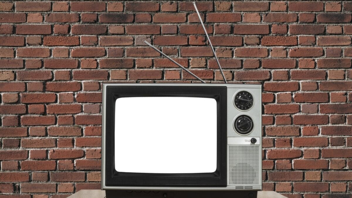 19 Things Every Household in the 70s Had That No One Has Today 18 19 Things Every Household in the 70s Had That No One Has Today - tv antenna ss325041626