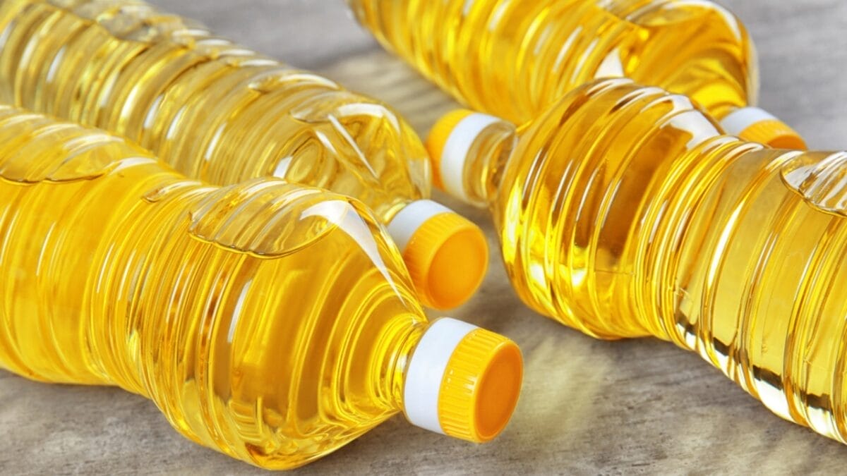 10 Must-Have Oils if You Want Juicy, Flavorful Steaks 11 10 Must-Have Oils if You Want Juicy, Flavorful Steaks - vegetable oil dp167773508