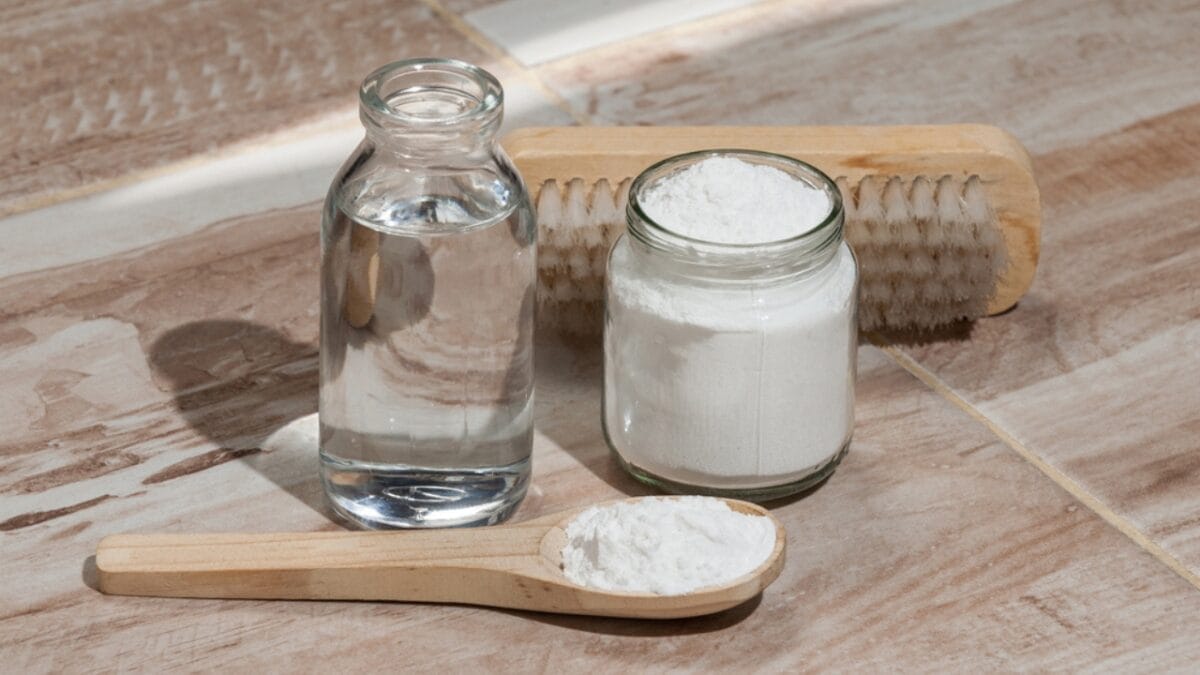 16 Foolproof Ways to Scrub Out Those Stains & Have Your Driveway Gleaming Like New 10 16 Foolproof Ways to Scrub Out Those Stains & Have Your Driveway Gleaming Like New - vinegar floor dp414365656