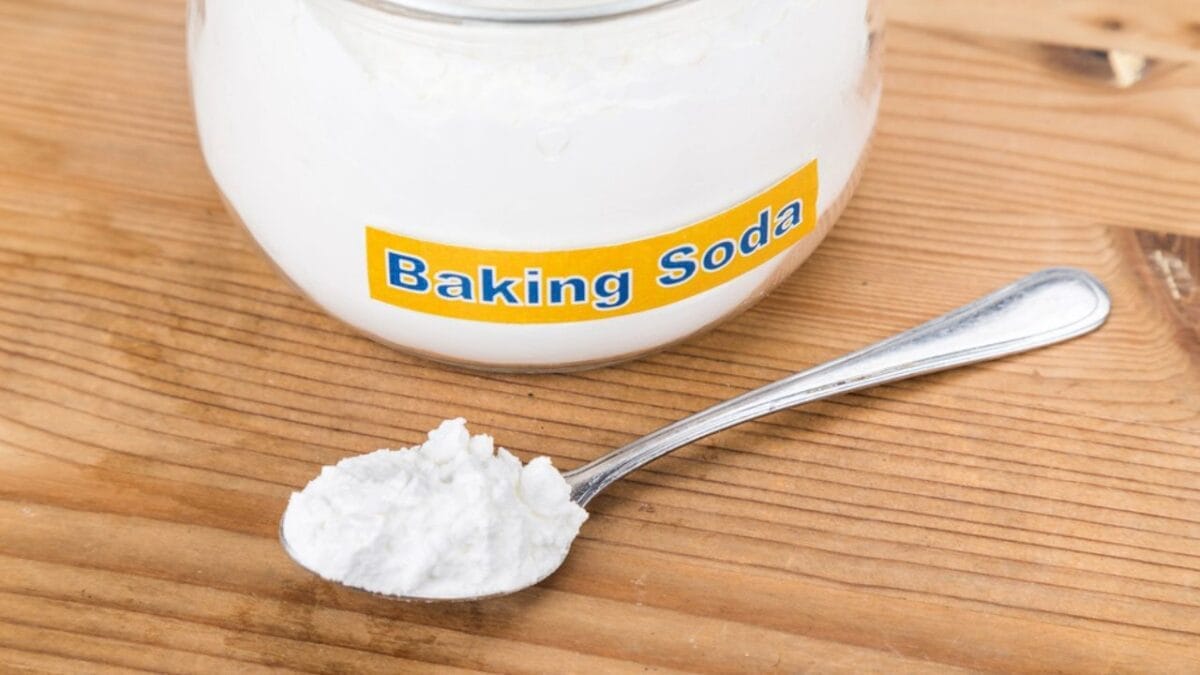 This Simple Baking Soda Trick Eliminates Trash Can Odors - Baking Soda Paste dp85976224
