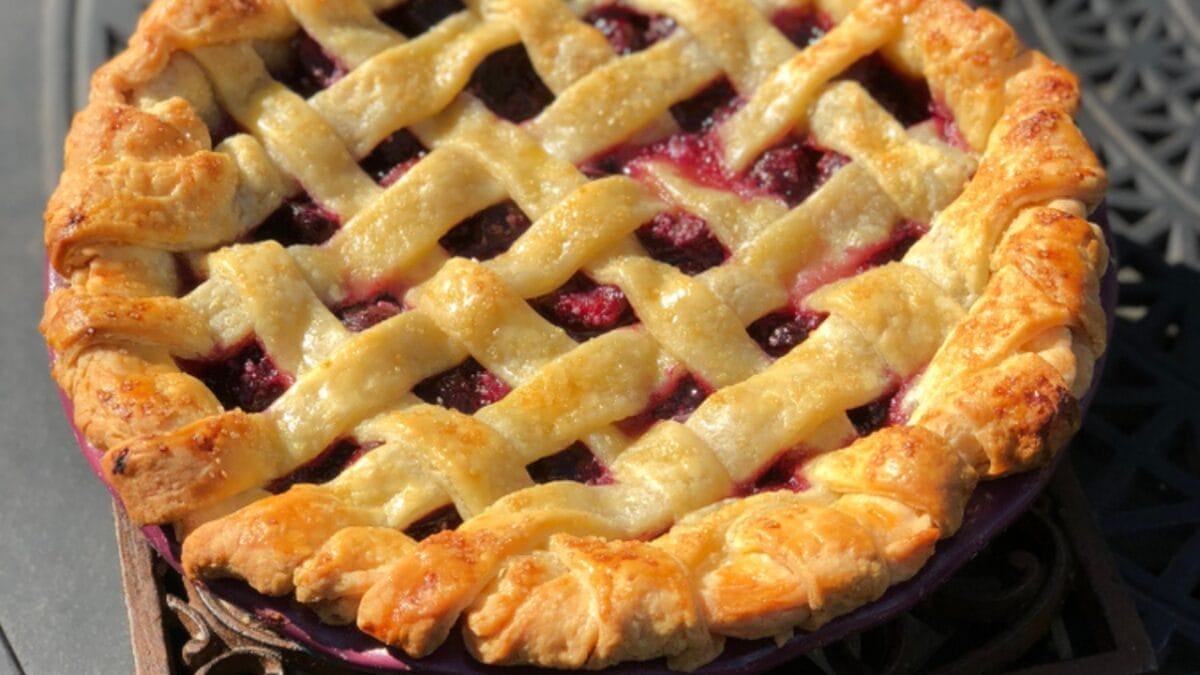 The Perfect Pie for Every State: A Slice of American Flavor 23 The Perfect Pie for Every State: A Slice of American Flavor - Michigan cherry pie ss1170092794