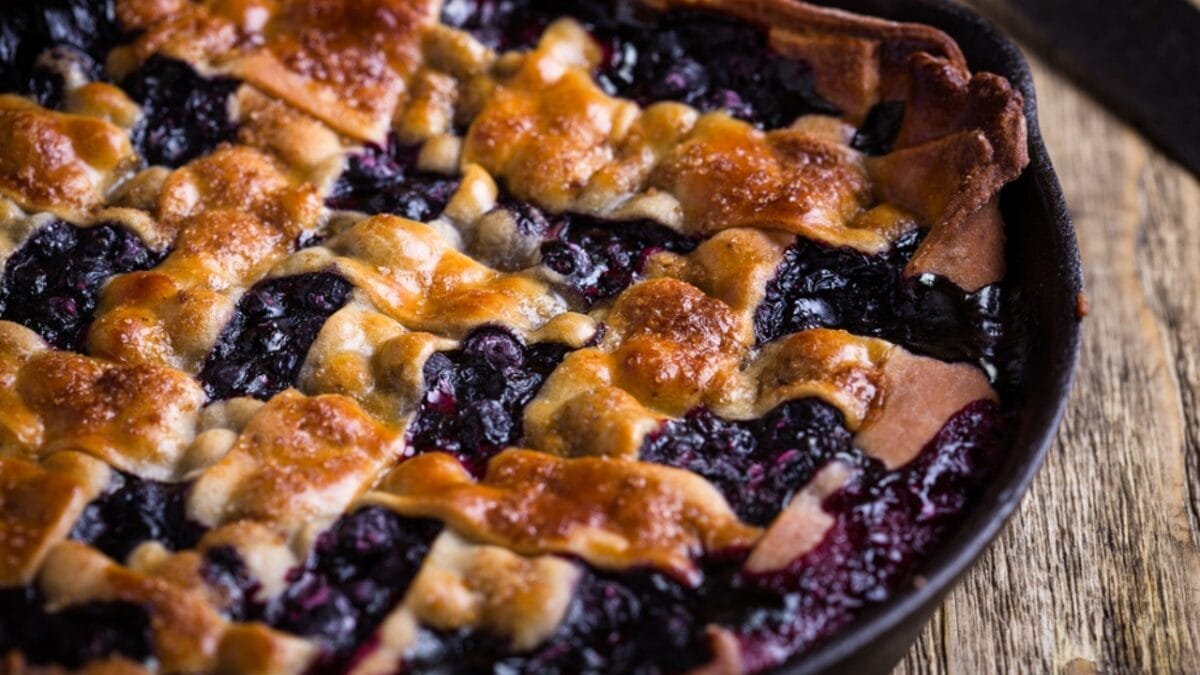 The Perfect Pie for Every State: A Slice of American Flavor 24 The Perfect Pie for Every State: A Slice of American Flavor - Minnesota blueberry pie ss591044288