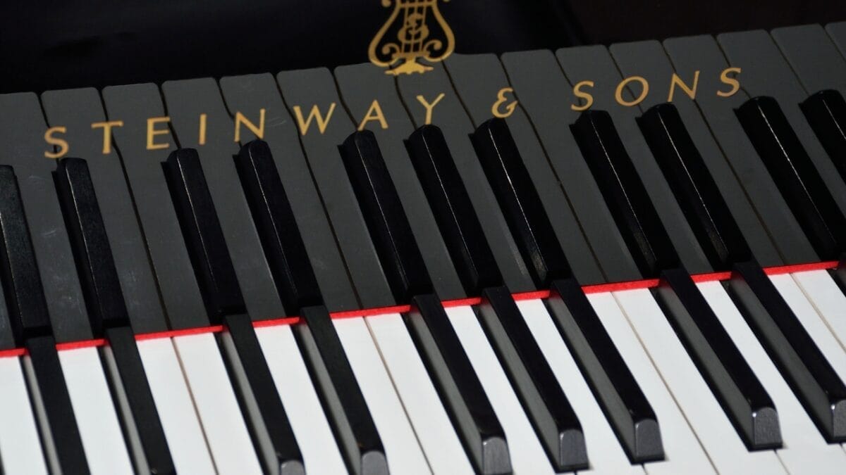 Celebrate American Craftsmanship: 10 Finest Products Made in the USA 8 Celebrate American Craftsmanship: 10 Finest Products Made in the USA - Steinway piano dp128961580