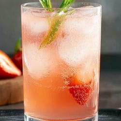 Summer Never Ends with This Strawberry Riesling Spritzer 4 Summer Never Ends with This Strawberry Riesling Spritzer - Strawberry Riesling Spritzer