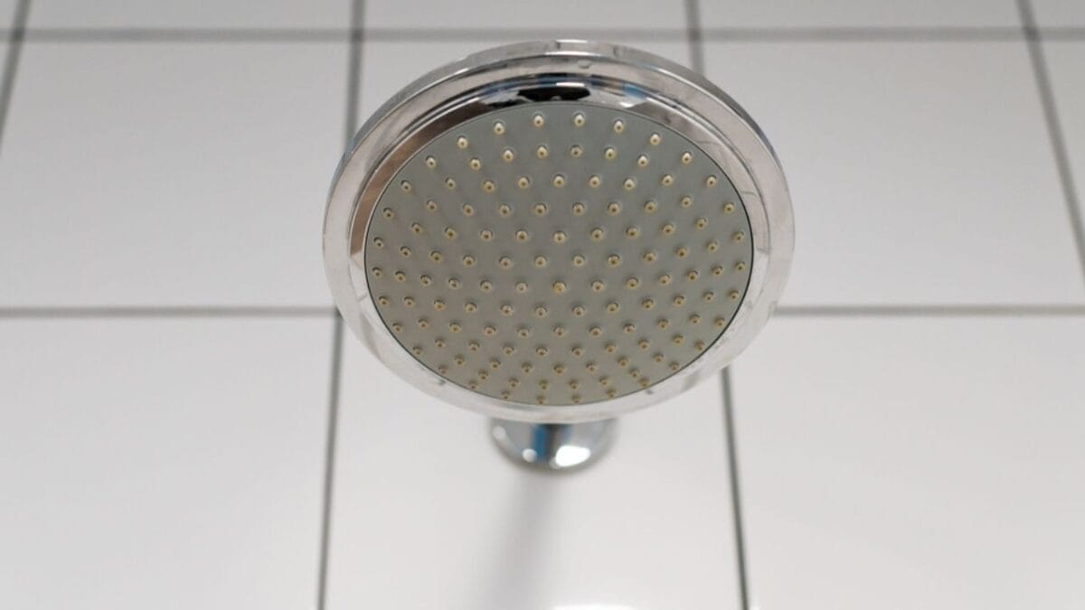 10 Easy Steps to a Sparkling Clean Shower Head 8 10 Easy Steps to a Sparkling Clean Shower Head - Using a Shower Head Filler dp257707752