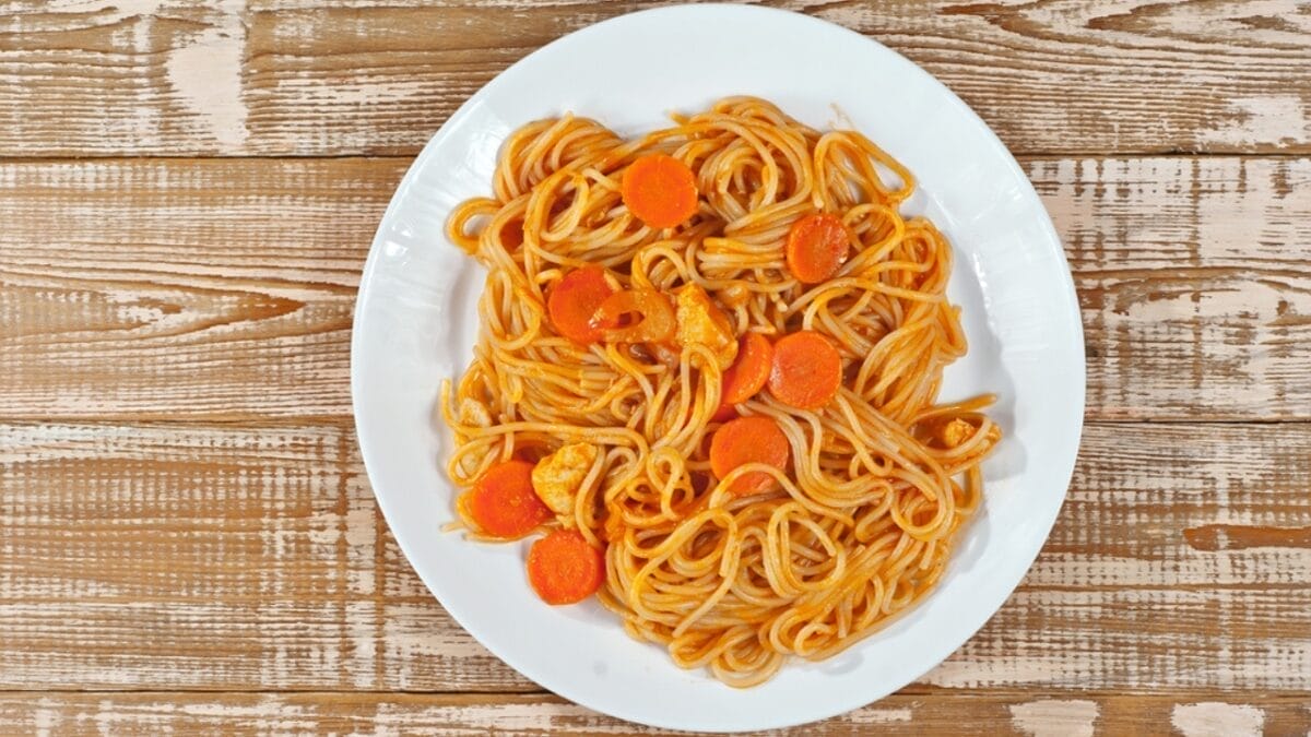 15 Weird, But Wonderful Foods from the 1930s Great Depression 11 15 Weird, But Wonderful Foods from the 1930s Great Depression - boiled carrots and spaghetti ss1748397701