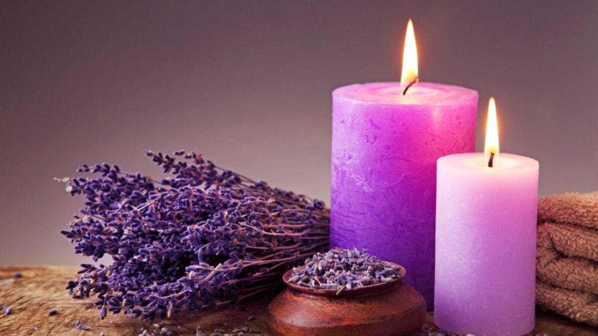 15 Ways to Put Your Lavender Leaves to Good Use 13 15 Ways to Put Your Lavender Leaves to Good Use - candles dp5446260